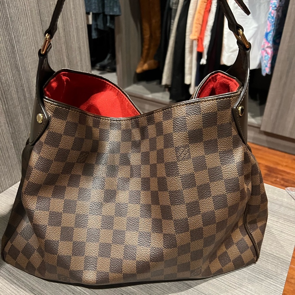 Louis Vuitton shoulder bag like new! Great condition ❤️😍